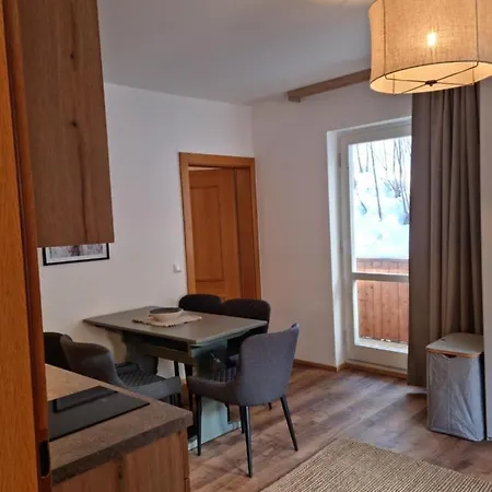 アパートホテル The At